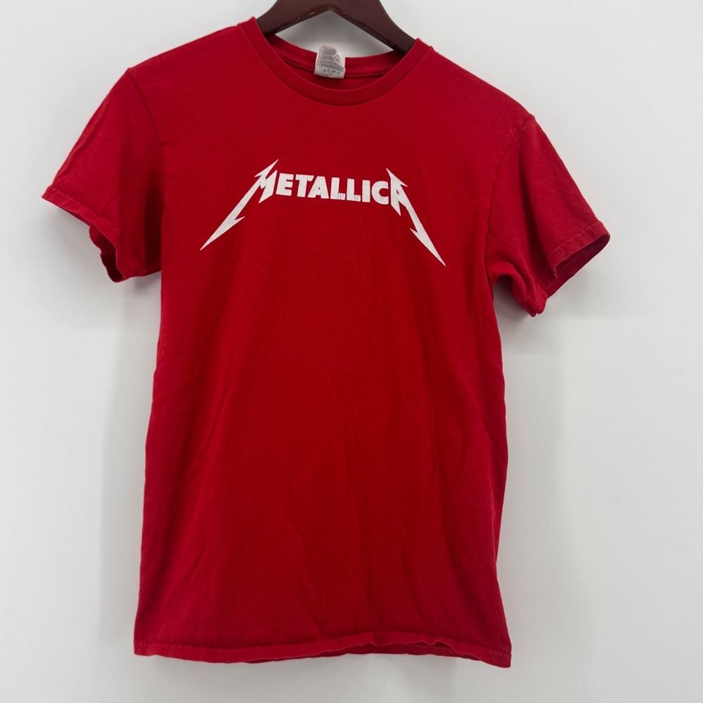 Metallica Band Tee Red Graphic Logo T-Shirt Mens Small‎ Delta Pro Weight